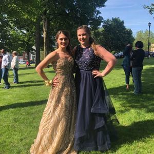 Meet your Posher, April